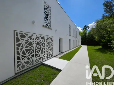 Apartment in Pessac (33600)