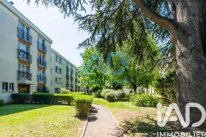 Apartment in Chevilly-Larue (94550)