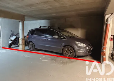 Parking à Paris (75019)