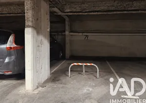 Parking à Paris (75019)
