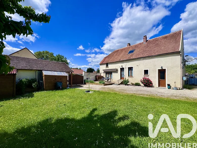 Maison 6 pièces 131 m² · à Perceneige · 131 m² · 179 000 €