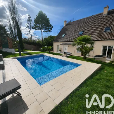 Architectural house in Saintry-sur-Seine (91250)