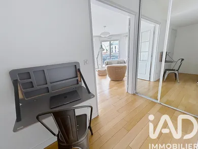 Apartment in Puteaux (92800)