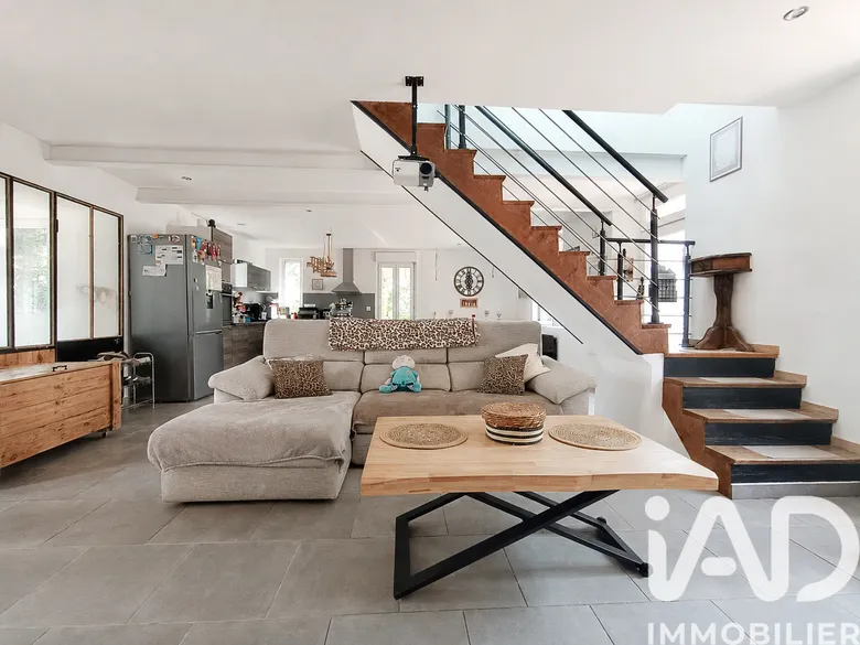 Maison 7 pièces 156 m² · à Bonneval · 156 m² · 259 000 €