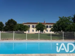Demeure à Saint-Christoly-Médoc (33340)
