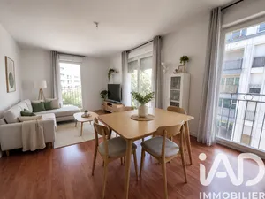Apartment in Bordeaux (33300)