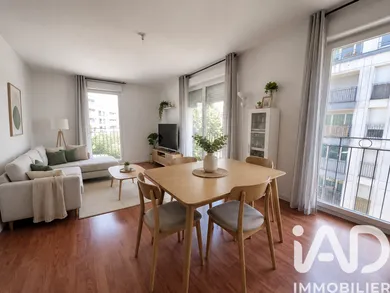 Apartment in Bordeaux (33300)