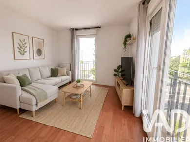 Apartment in Bordeaux (33300)