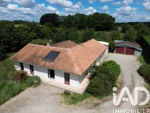 Village house in Saint-Maurice-la-Clouère (86160)