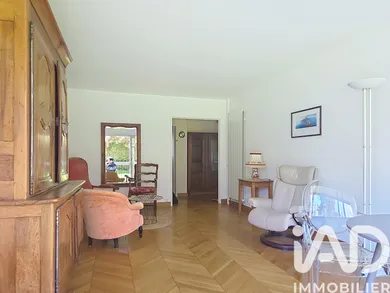 Apartment in L'Étang-la-Ville (78620)