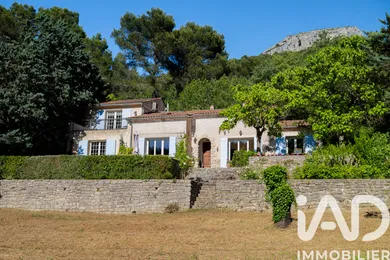 Maison traditionnelle à Fontaine-de-Vaucluse (84800)