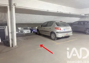 Parking in Paris (75009)