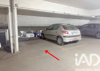 Parking in Paris (75009)