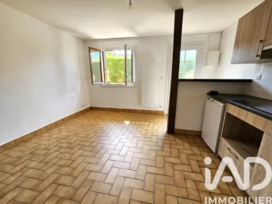 Apartment in Gravigny (27930)
