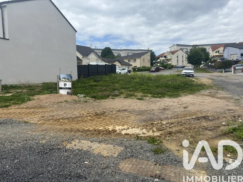 Terrain 384 m² · à Marange-Silvange · 125 000 €