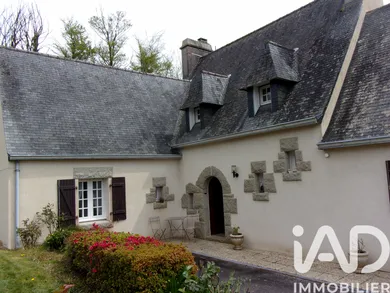 Maison traditionnelle à Loqueffret (29530)