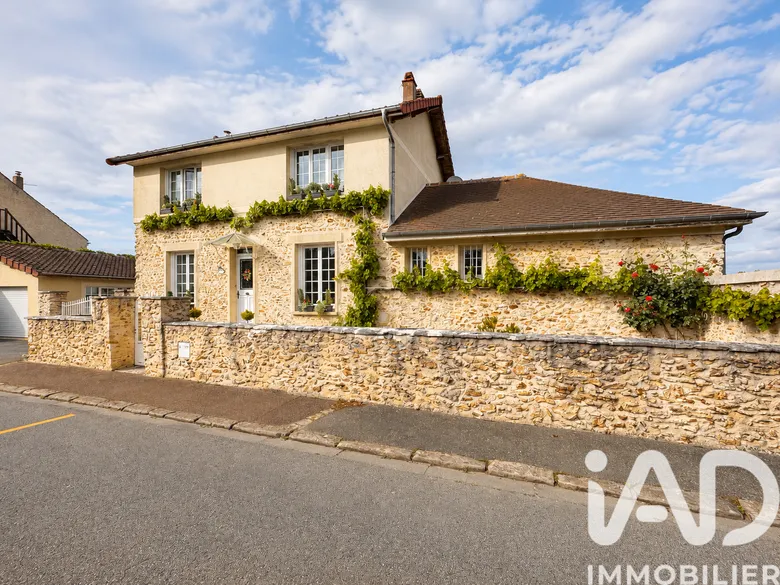 Maison 6 pièces 180 m² · à Orphin · 180 m² · 565 000 €