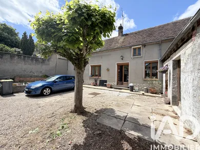 Maison de village à Champigny (89340)