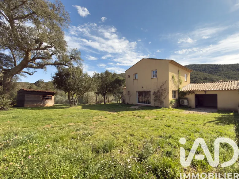 Maison 6 pièces 131 m² · à Collobrières · 131 m² · 490 000 €