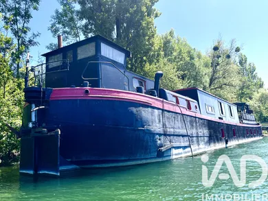 Barge in Saintry-sur-Seine (91250)