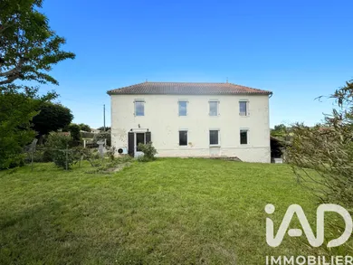 Maison de campagne à Saint-Laurent-du-Bois (33540)