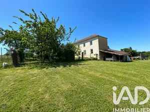 Maison de campagne à Saint-Laurent-du-Bois (33540)