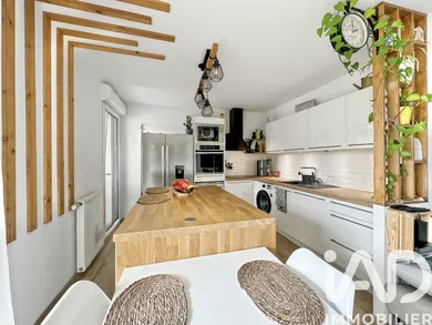 Apartment in Sainte-Geneviève-des-Bois (91700)