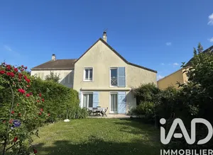 Maison traditionnelle à Émerainville (77184)