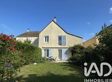 Maison traditionnelle à Émerainville (77184)