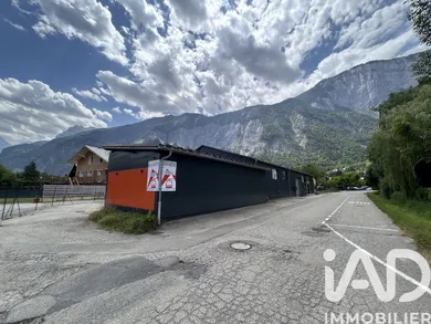 Commercial walls in Le Bourg-d'Oisans (38520)