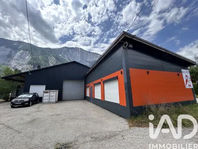 Commercial walls in Le Bourg-d'Oisans (38520)