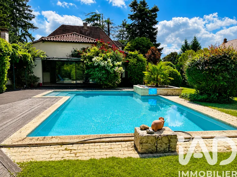 Maison 6 pièces 205 m² · à Saint-Laurent-des-Vignes · 205 m² · 485 000 €