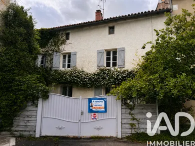 Townhouse in Saint-Romain (86250)