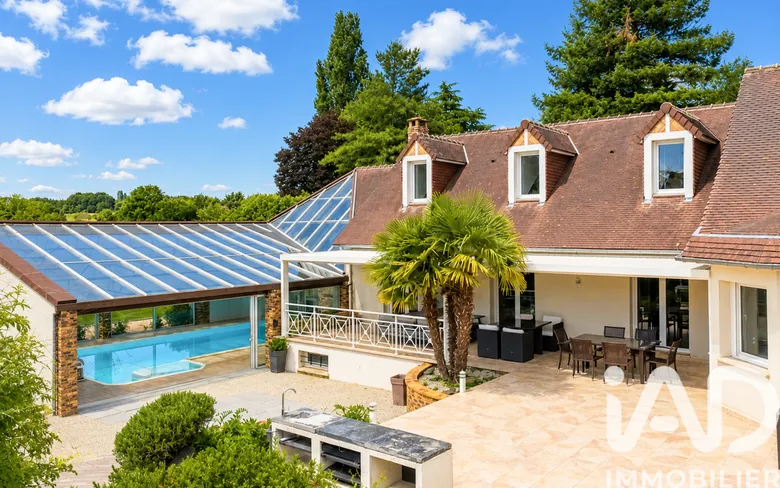Maison 10 pièces 492 m² · à Yvré-l'Évêque · 492 m² · 655 000 €
