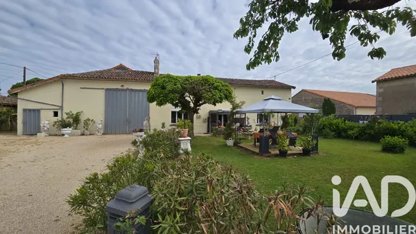 Vente maison à Blanzay (86400) : maison de village 4 pièces 170 m² — 8