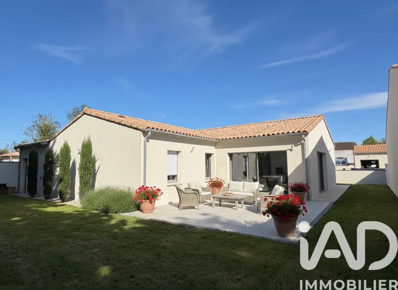 Maison 6 pièces 128 m² · à Coulon · 128 m² · 349 900 €