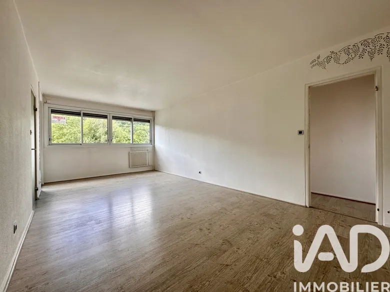 Appartement 4 pièces 81 m² · à Saint-Pierre-lès-Elbeuf · 80,8 m² · 115 000 €