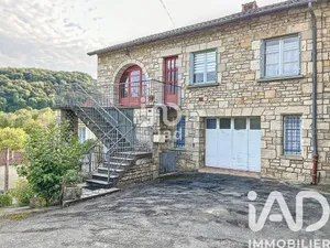 Townhouse in Caylus (82160)