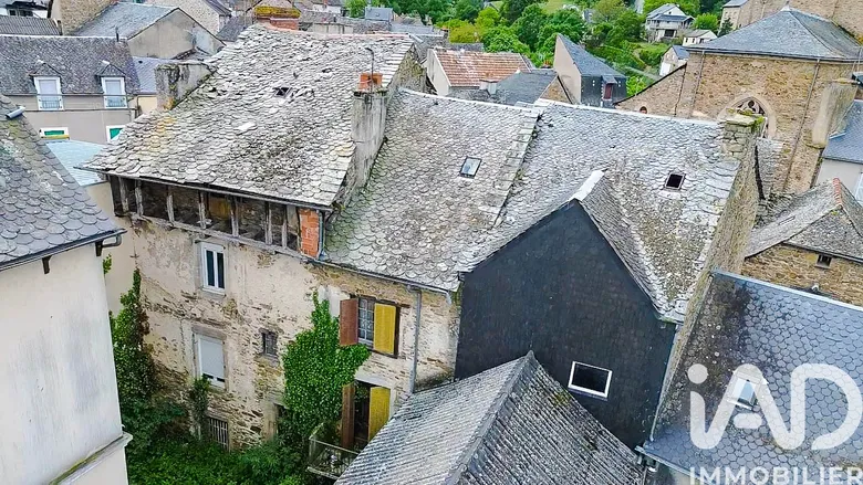 Maison 18 pièces 386 m² · à Cassagnes-Bégonhès · 385,5 m² · 41 000 €