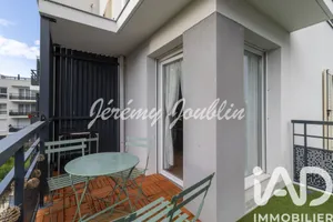 Apartment in Osny (95520)