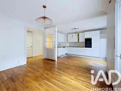 Apartment in Paris (75019)