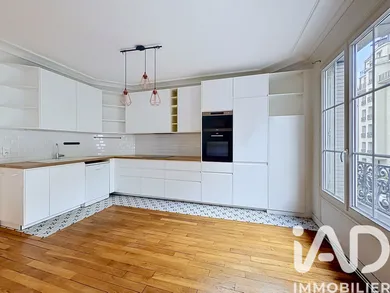 Apartment in Paris (75019)