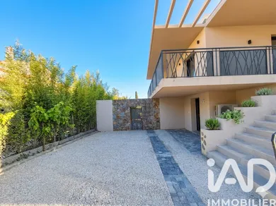 Apartment in Bandol (83150)