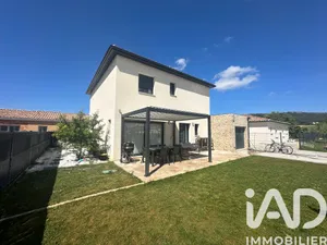 Traditional house in Laudun-l'Ardoise (30290)
