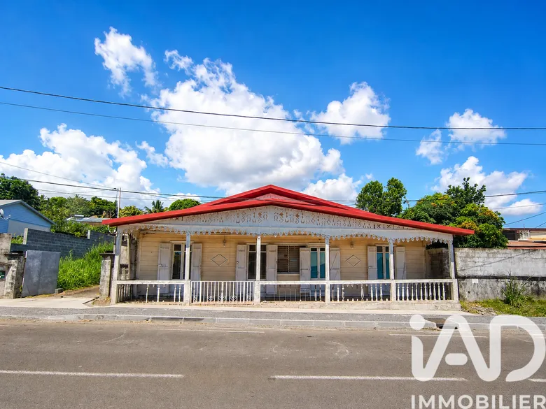 Maison 7 pièces 135 m² · à Sainte-Rose · 135 m² · 290 000 €
