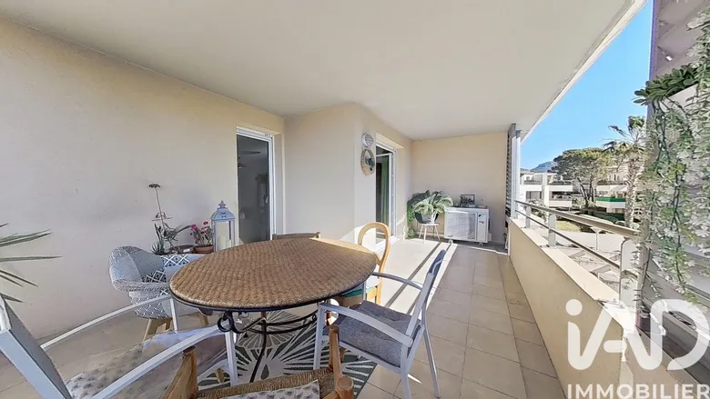 Appartement 3 pièces 66 m² · à Roquebrune-sur-Argens · 65,8 m² · 260 000 €