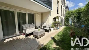 Apartment in La Ville-du-Bois (91620)