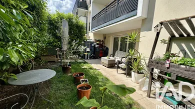 Apartment in La Ville-du-Bois (91620)