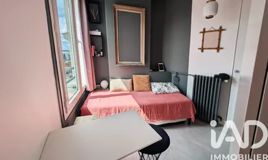 Apartment in Paris (75016)