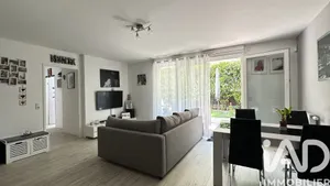Apartment in La Ville-du-Bois (91620)